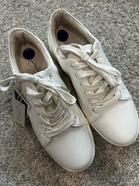 Joie White Low-Top Lace-Up Sneakers